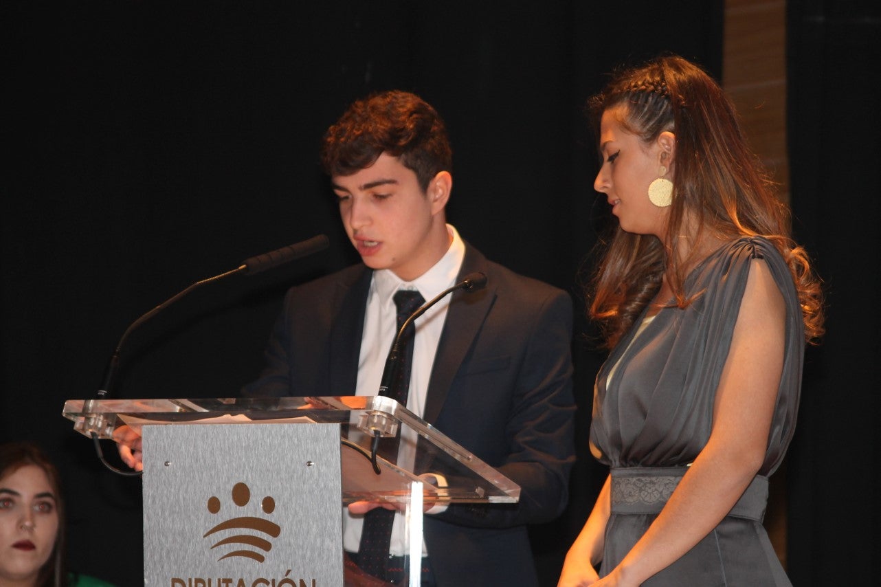 Algunas imágenes de la graduación del IES 'Campos de San Roque' celebrada en la Casa de la Cultura (07-06-2019)