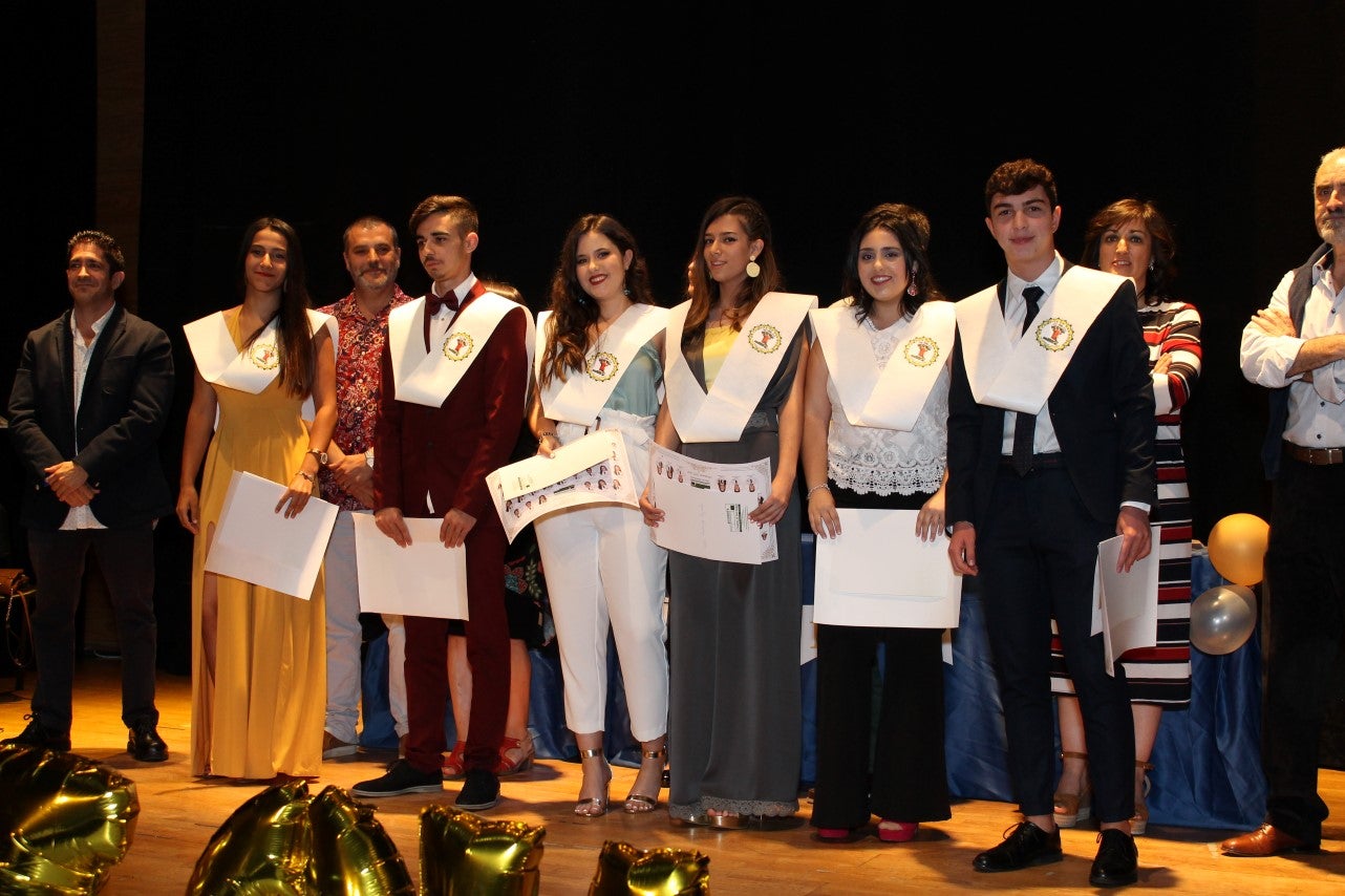 Algunas imágenes de la graduación del IES 'Campos de San Roque' celebrada en la Casa de la Cultura (07-06-2019)