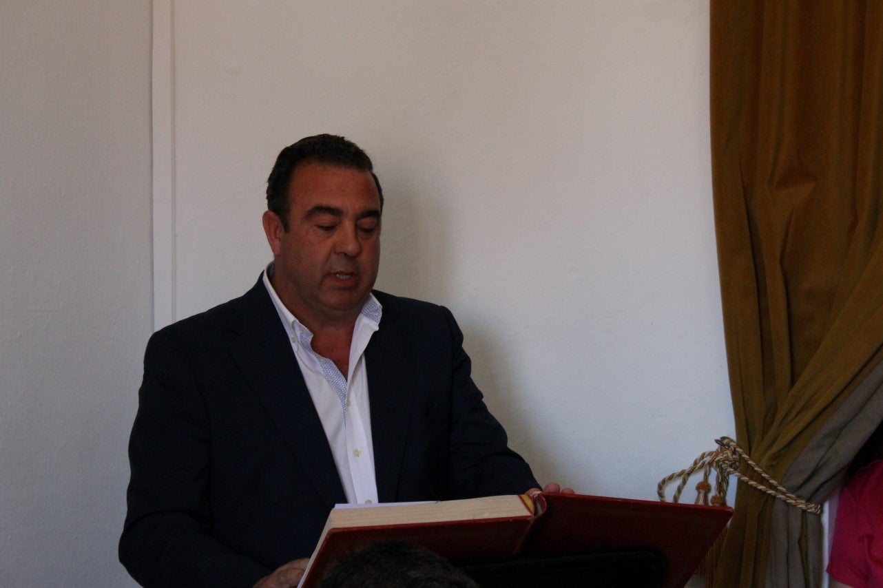 Imágenes del acto de investidura de Manuel Borrego como nuevo alcalde del Ayuntamiento de Valverde de Leganés (15-06-2019)