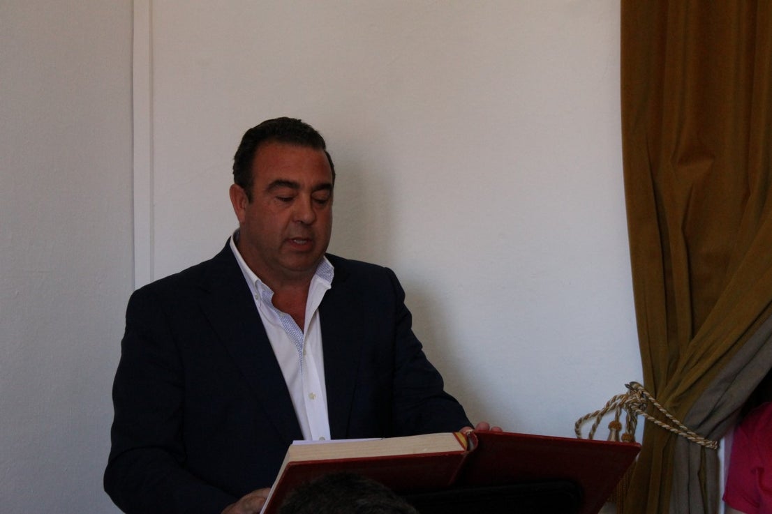Imágenes del acto de investidura de Manuel Borrego como nuevo alcalde del Ayuntamiento de Valverde de Leganés (15-06-2019)