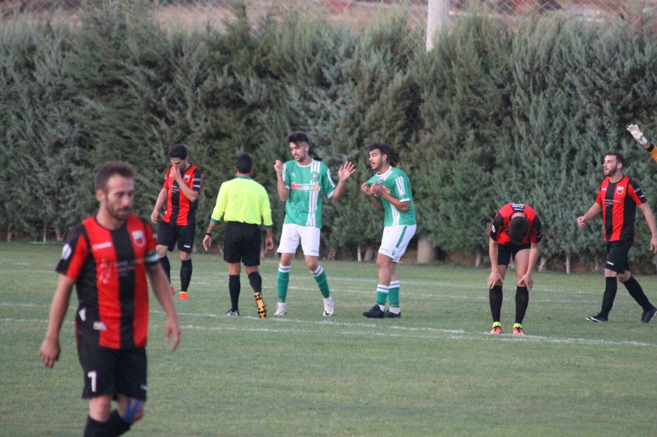Algunas imágenes del encuentro de cuartos de la Copa Federación entre el Racing Valverdeño y el Llerenense que finalizó con 3-0 (11-08-2019)
