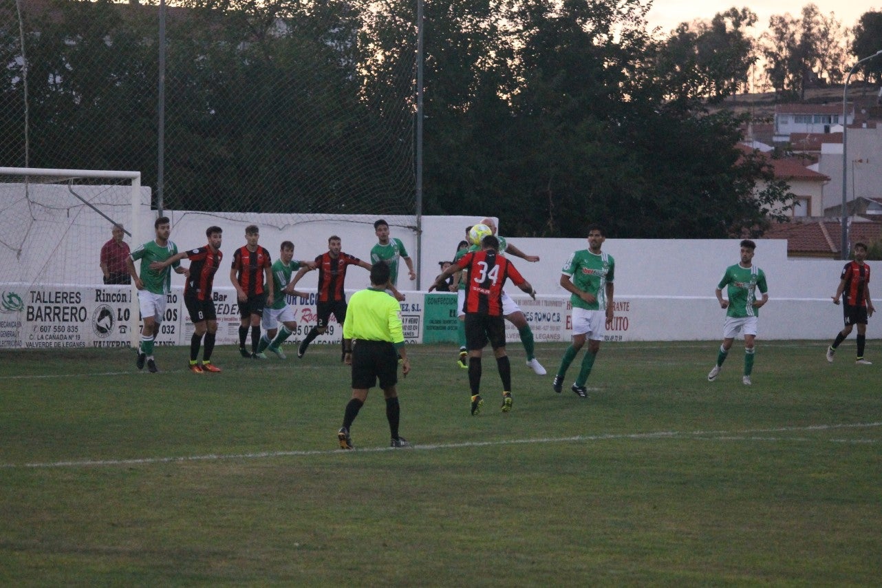 Algunas imágenes del encuentro de cuartos de la Copa Federación entre el Racing Valverdeño y el Llerenense que finalizó con 3-0 (11-08-2019)