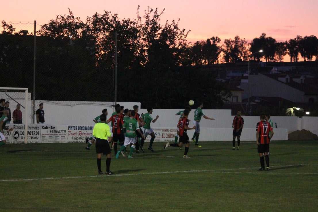 Algunas imágenes del encuentro de cuartos de la Copa Federación entre el Racing Valverdeño y el Llerenense que finalizó con 3-0 (11-08-2019)