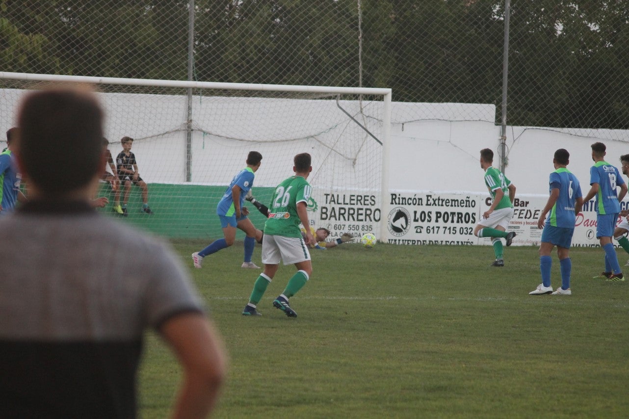 Imágenes del XLVII Trofeo de Piedra Aguda disputado entre el Racing Valverdeño y el Aceuchal, en el Municipal de San Roque y que acabó con victoria local por 4-2 (14-08-2019)
