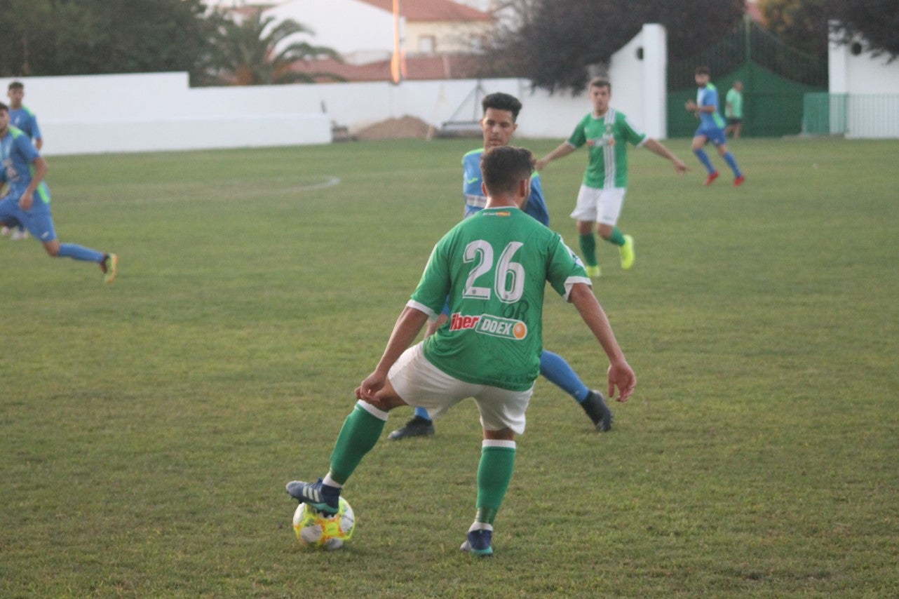 Imágenes del XLVII Trofeo de Piedra Aguda disputado entre el Racing Valverdeño y el Aceuchal, en el Municipal de San Roque y que acabó con victoria local por 4-2 (14-08-2019)