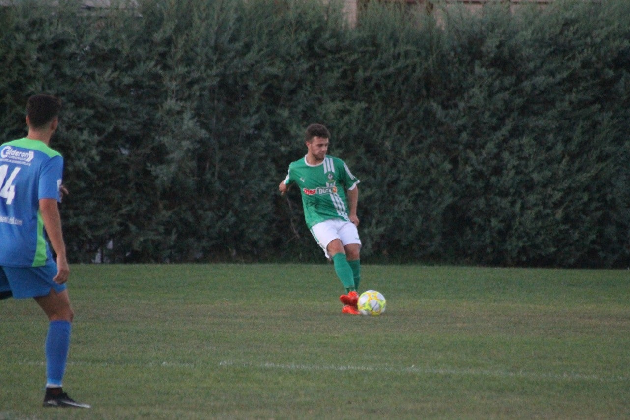 Imágenes del XLVII Trofeo de Piedra Aguda disputado entre el Racing Valverdeño y el Aceuchal, en el Municipal de San Roque y que acabó con victoria local por 4-2 (14-08-2019)