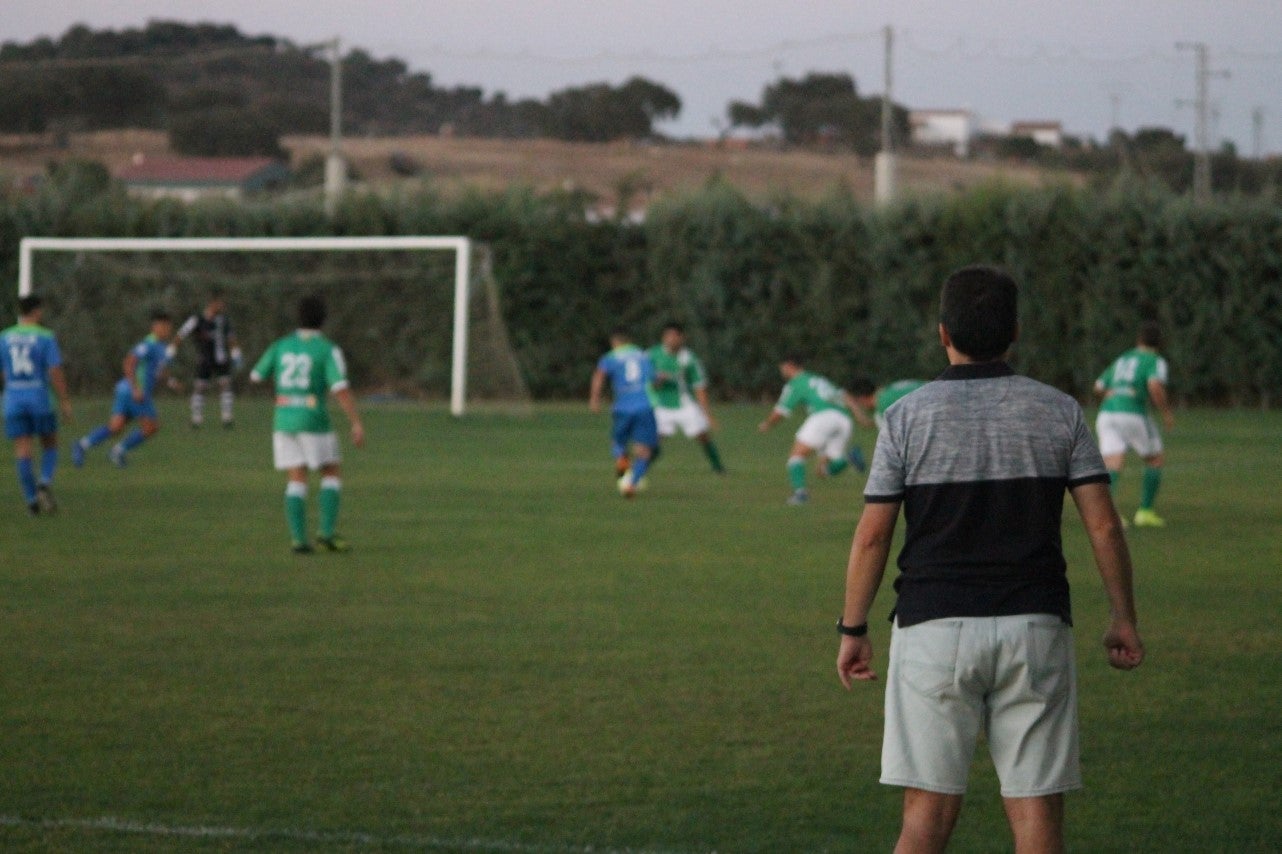 Imágenes del XLVII Trofeo de Piedra Aguda disputado entre el Racing Valverdeño y el Aceuchal, en el Municipal de San Roque y que acabó con victoria local por 4-2 (14-08-2019)
