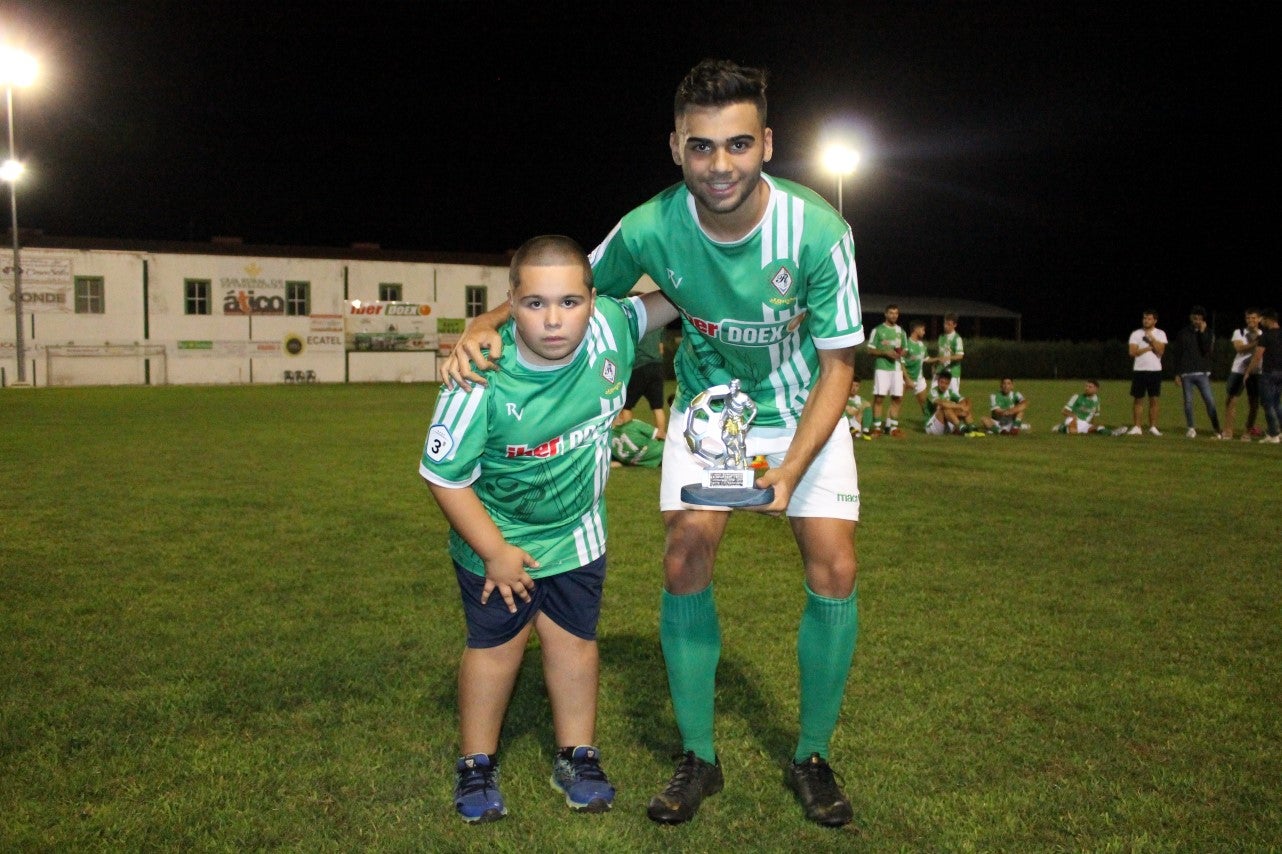 Imágenes del XLVII Trofeo de Piedra Aguda disputado entre el Racing Valverdeño y el Aceuchal, en el Municipal de San Roque y que acabó con victoria local por 4-2 (14-08-2019)