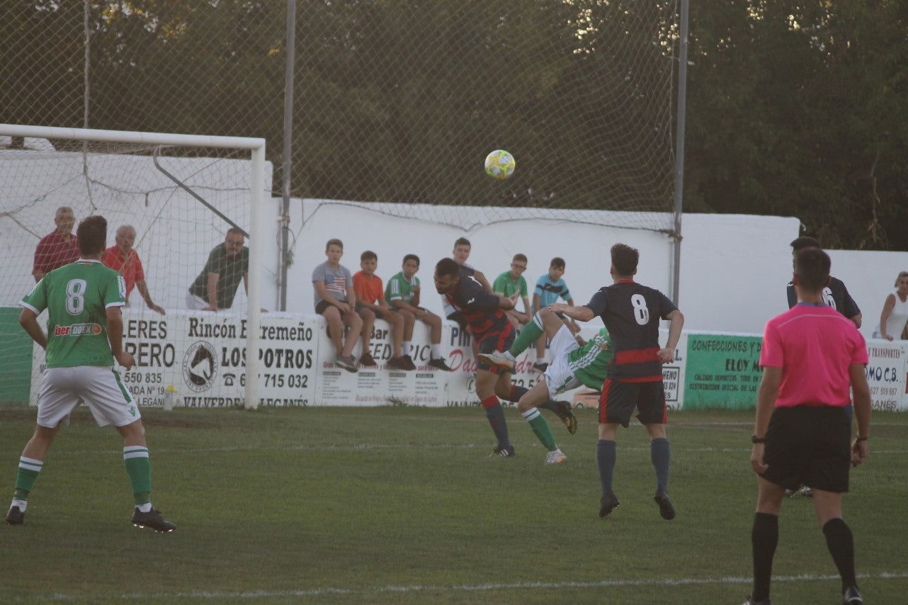 Imágenes de la semifinal de la Copa Federación que han jugado Racing Valverdeño y Arroyo en el Municipal de San Roque y que finalizó con 0-1 (18-08-2019)