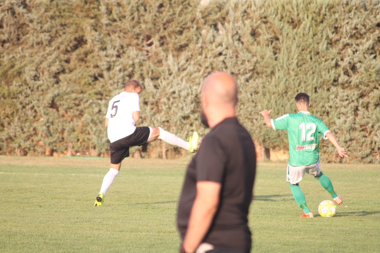 Imágenes del encuentro de la primera jornada de liga de Tercera División disputado en el Municipal de San Roque, y que acabó con 2-1 en el marcador (25-08-2019)