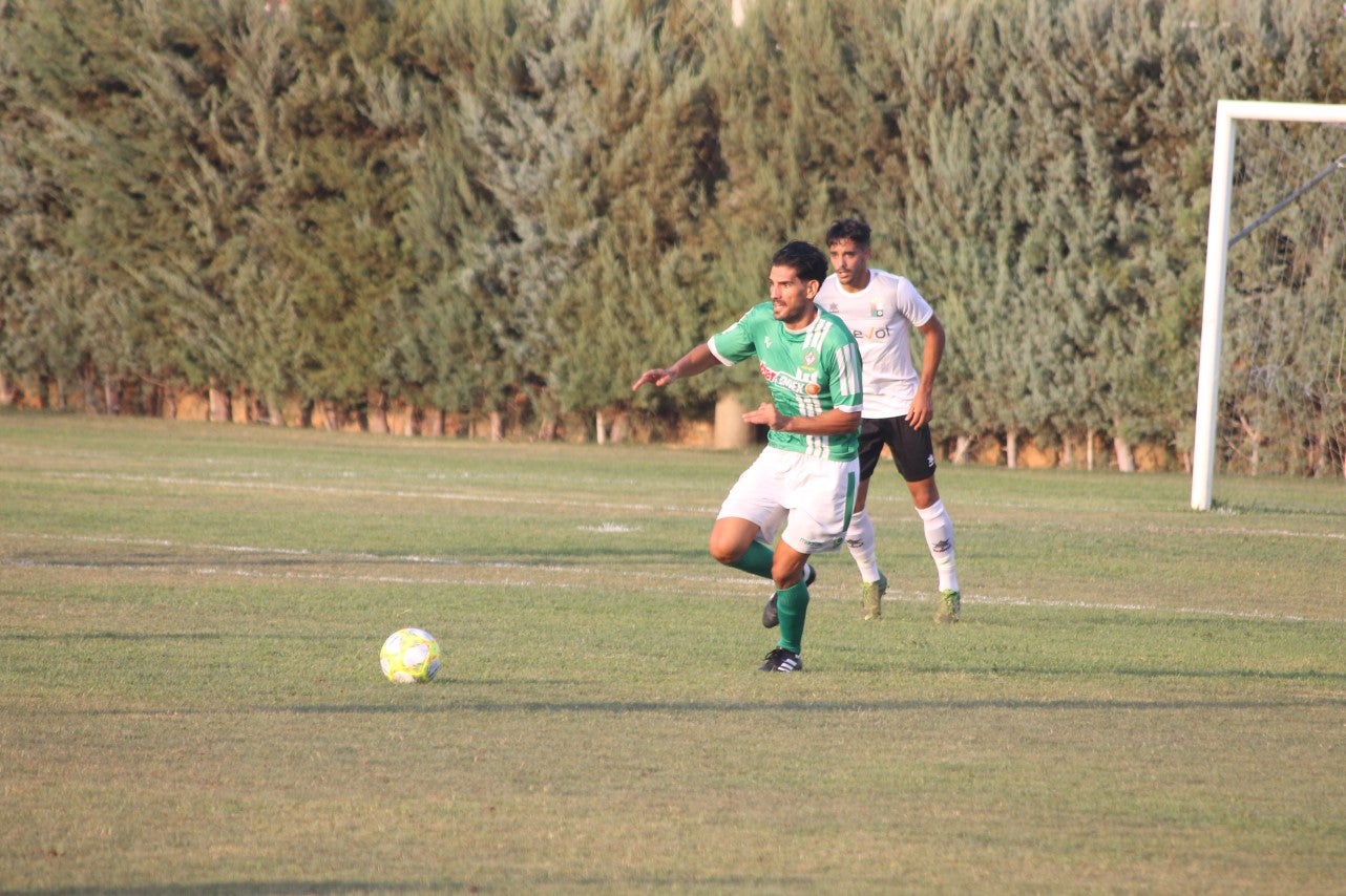 Imágenes del encuentro de la primera jornada de liga de Tercera División disputado en el Municipal de San Roque, y que acabó con 2-1 en el marcador (25-08-2019)