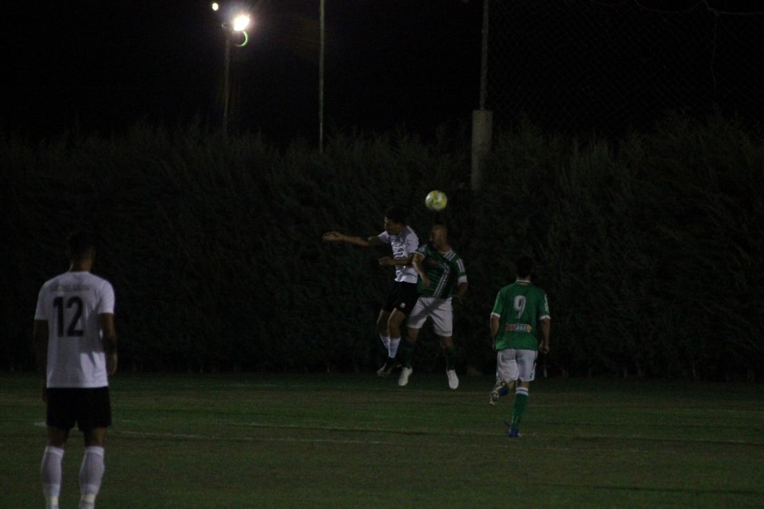 Imágenes del encuentro de la primera jornada de liga de Tercera División disputado en el Municipal de San Roque, y que acabó con 2-1 en el marcador (25-08-2019)