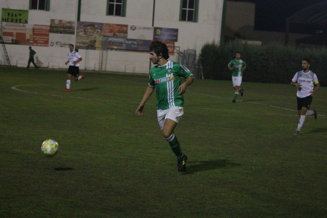 Imágenes del encuentro de la primera jornada de liga de Tercera División disputado en el Municipal de San Roque, y que acabó con 2-1 en el marcador (25-08-2019)
