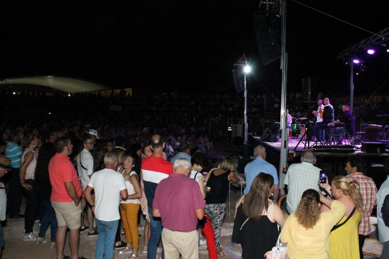 Algunas imágenes del viernes de las Ferias y Fiestas de San Bartolomé 2019 (23-08-2019)