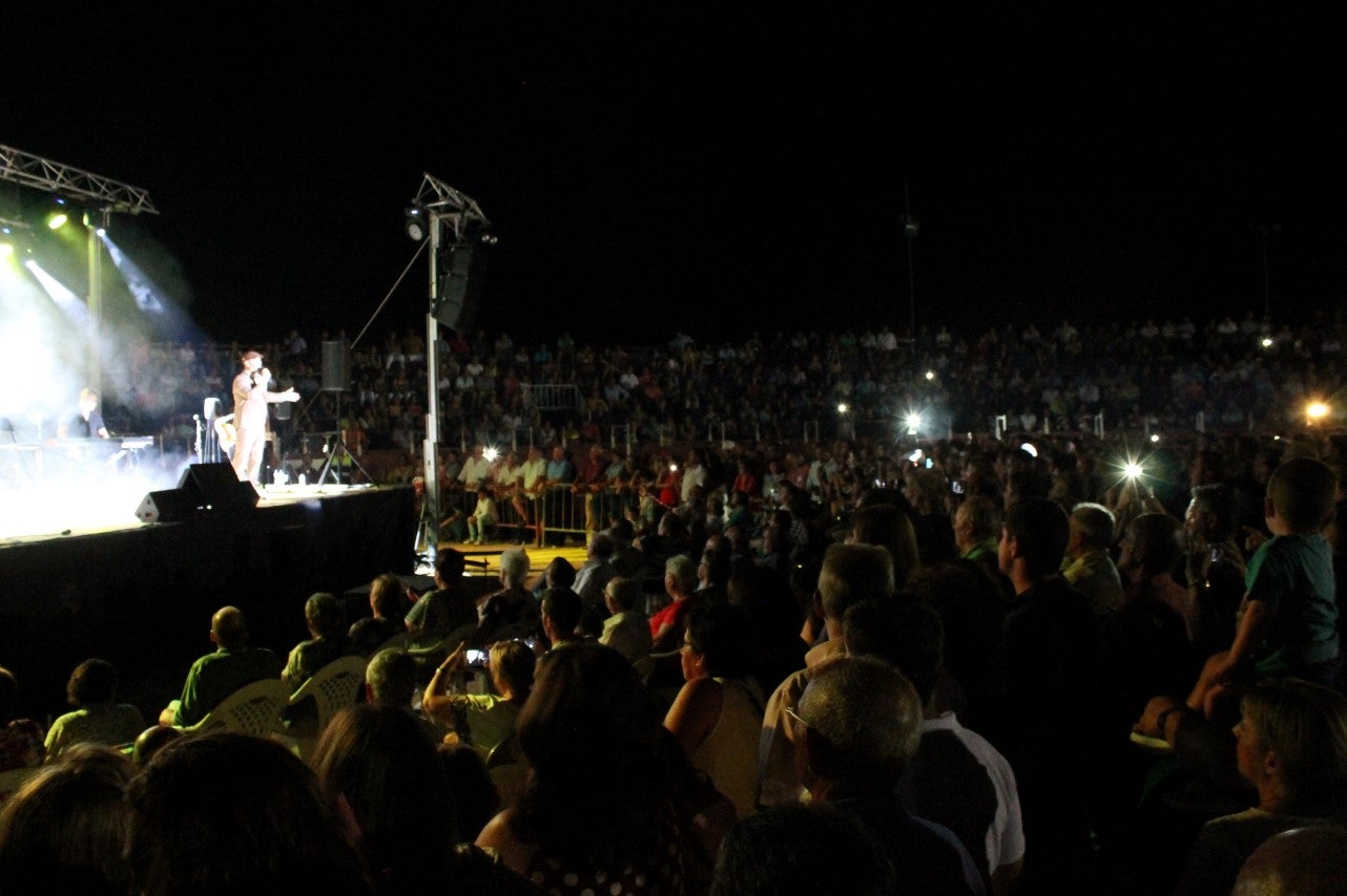 Algunas imágenes del viernes de las Ferias y Fiestas de San Bartolomé 2019 (23-08-2019)