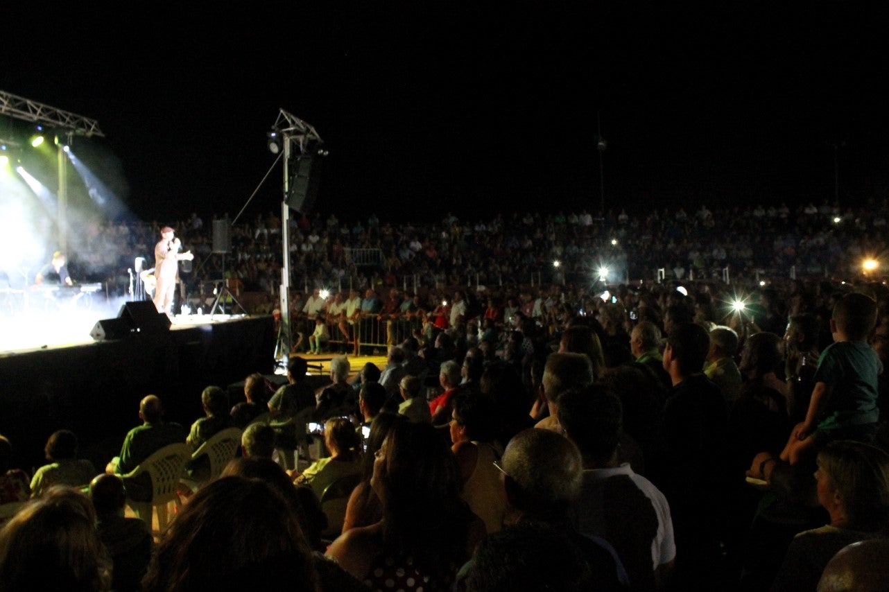 Algunas imágenes del viernes de las Ferias y Fiestas de San Bartolomé 2019 (23-08-2019)