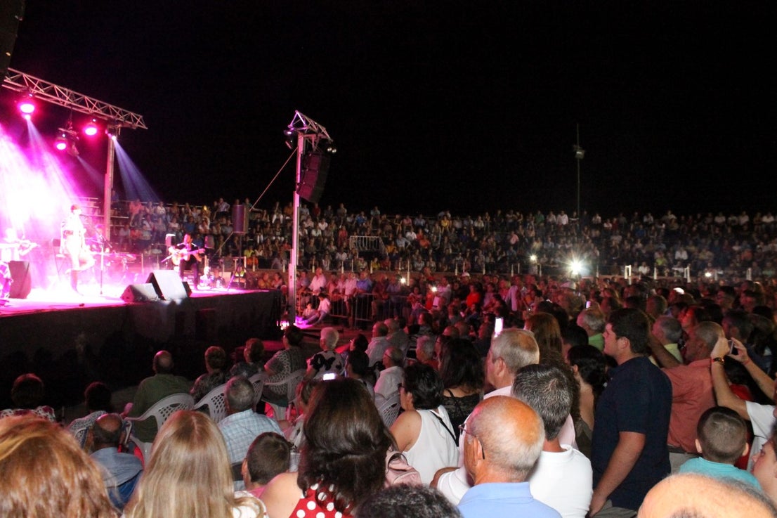 Algunas imágenes del viernes de las Ferias y Fiestas de San Bartolomé 2019 (23-08-2019)