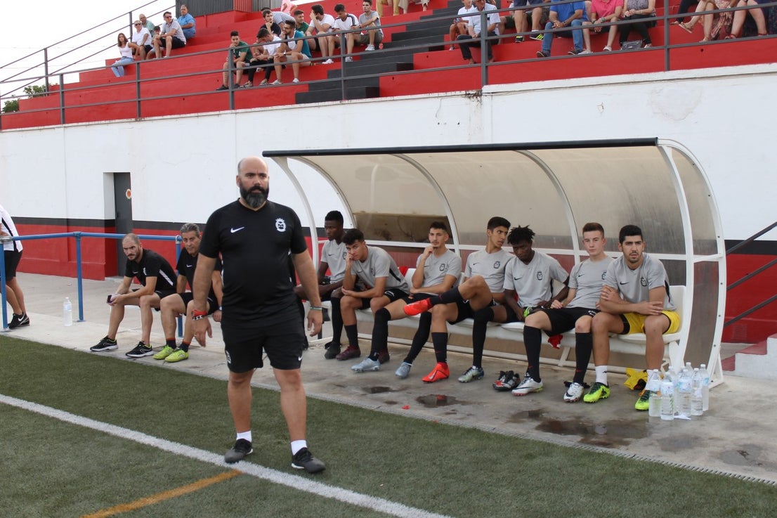 Algunas imágenes del encuentro de la segunda jornada de Tercera División disputado en el Emilio Macarro de Montijo y que terminó 2-1 (01-09-2019)