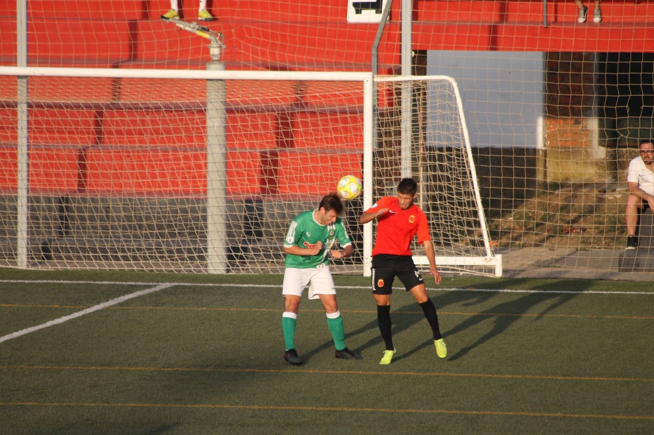 Algunas imágenes del encuentro de la segunda jornada de Tercera División disputado en el Emilio Macarro de Montijo y que terminó 2-1 (01-09-2019)