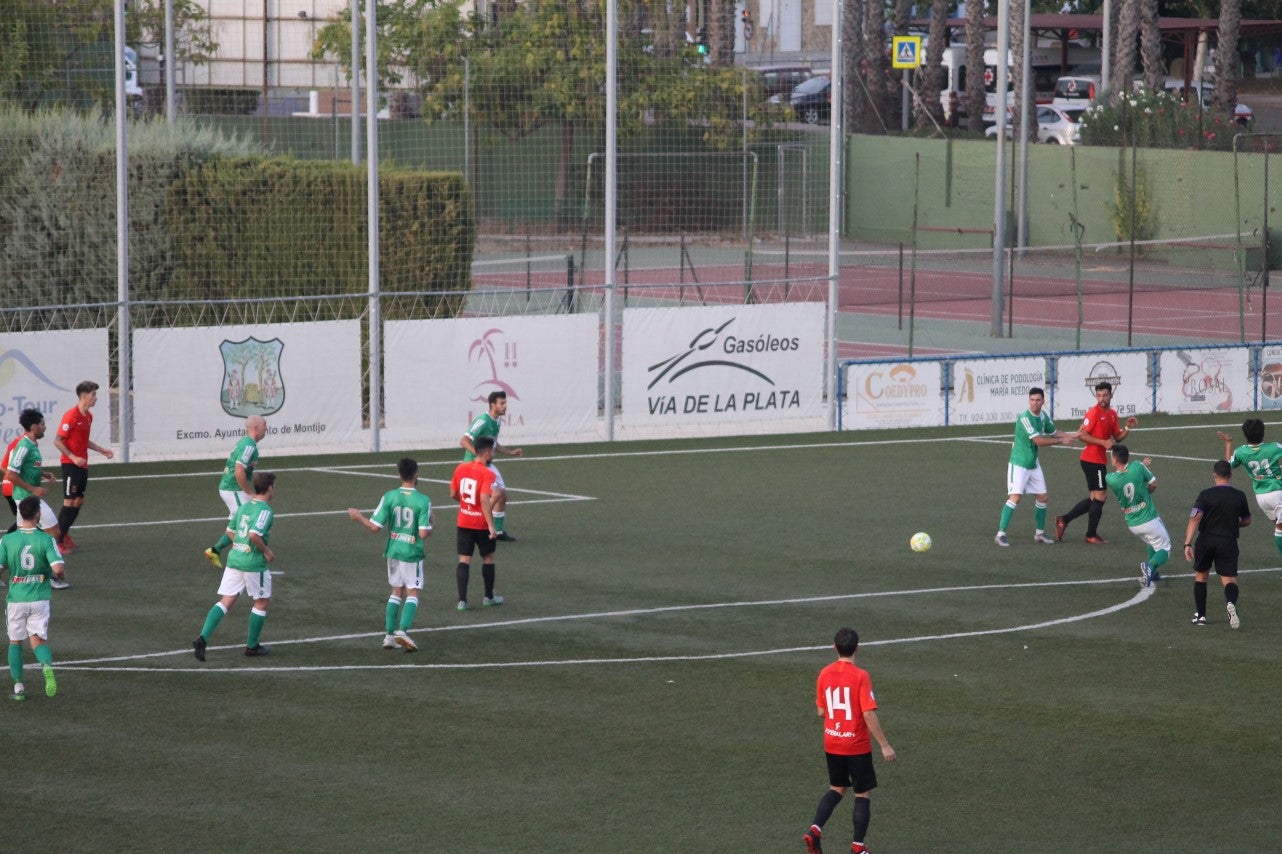 Algunas imágenes del encuentro de la segunda jornada de Tercera División disputado en el Emilio Macarro de Montijo y que terminó 2-1 (01-09-2019)