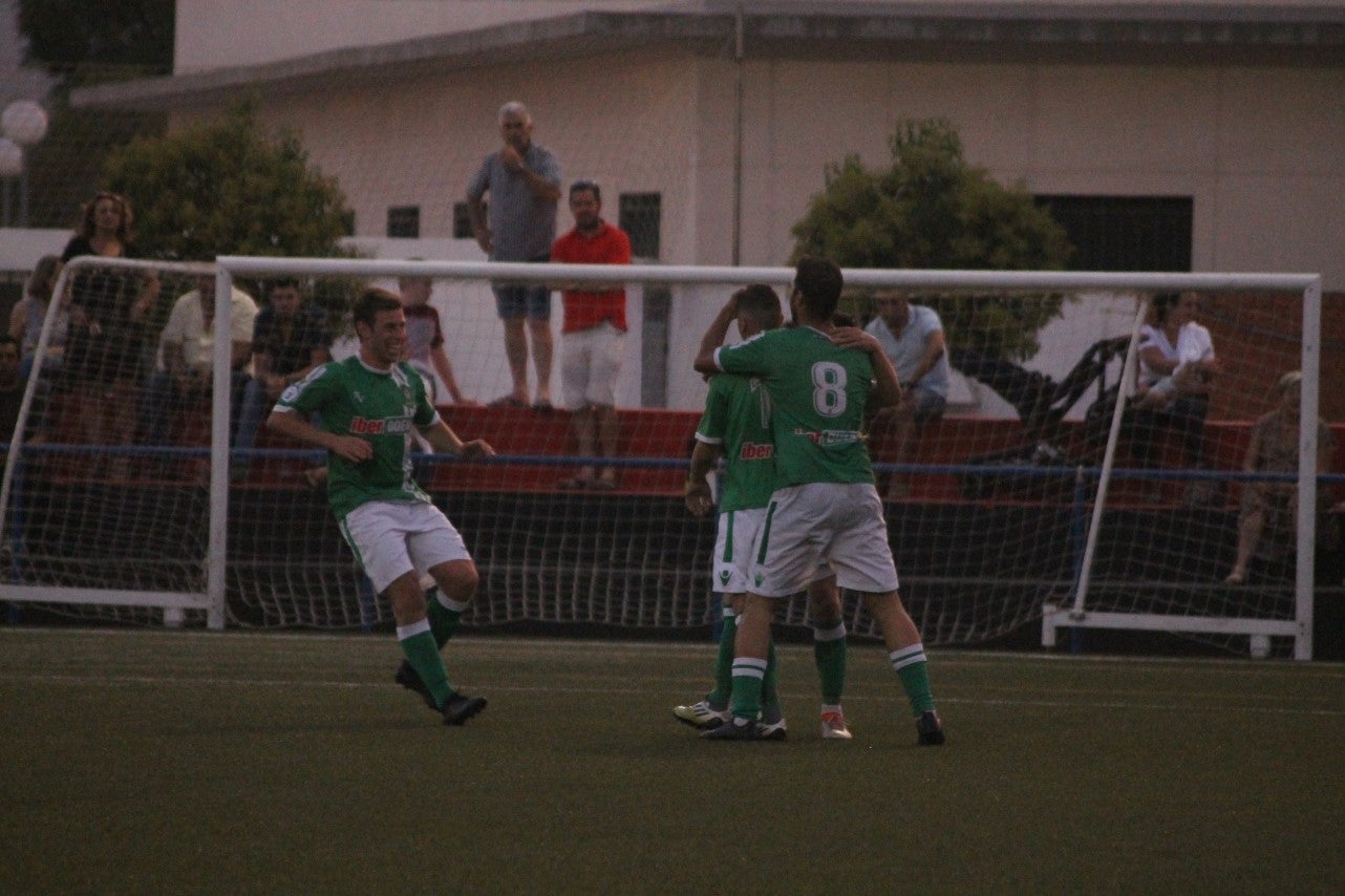 Algunas imágenes del encuentro de la segunda jornada de Tercera División disputado en el Emilio Macarro de Montijo y que terminó 2-1 (01-09-2019)