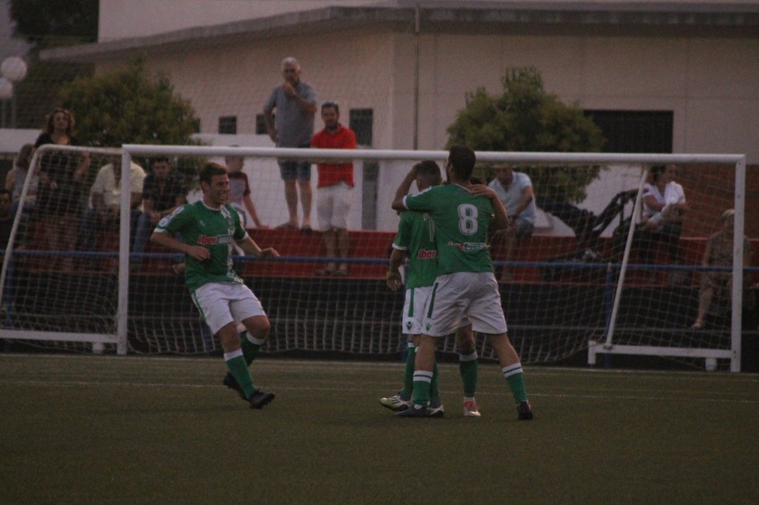 Algunas imágenes del encuentro de la segunda jornada de Tercera División disputado en el Emilio Macarro de Montijo y que terminó 2-1 (01-09-2019)