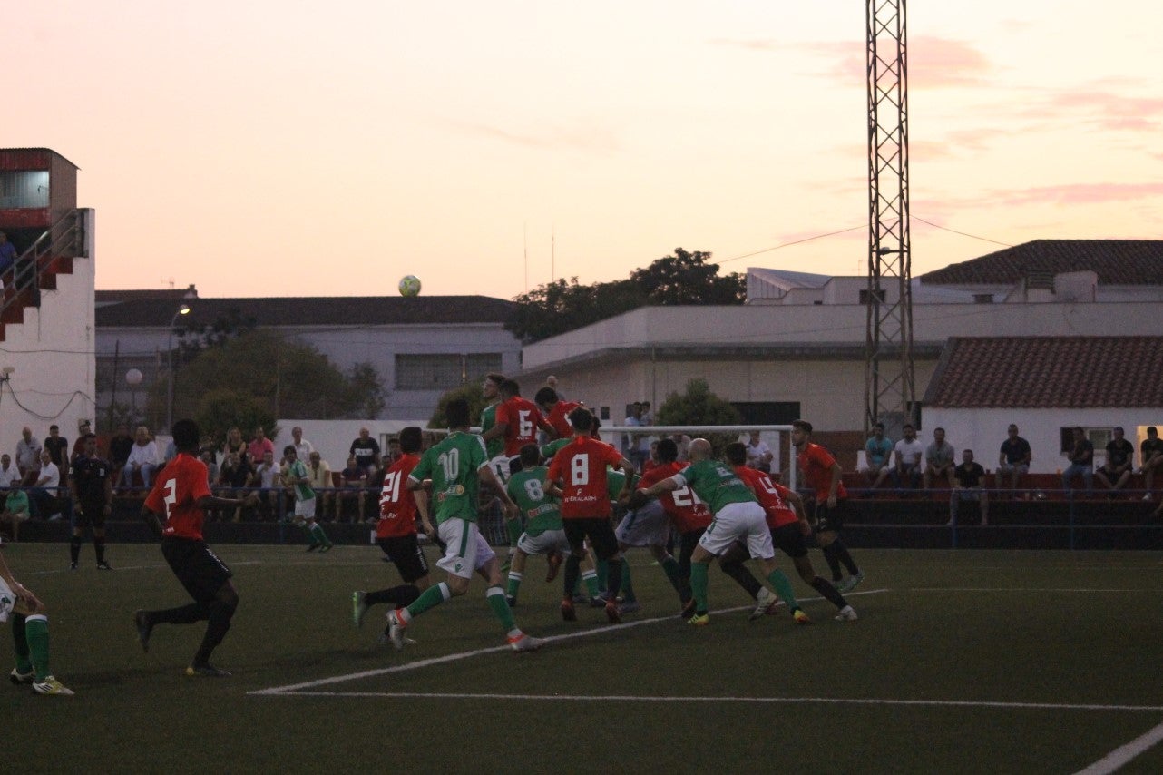 Algunas imágenes del encuentro de la segunda jornada de Tercera División disputado en el Emilio Macarro de Montijo y que terminó 2-1 (01-09-2019)