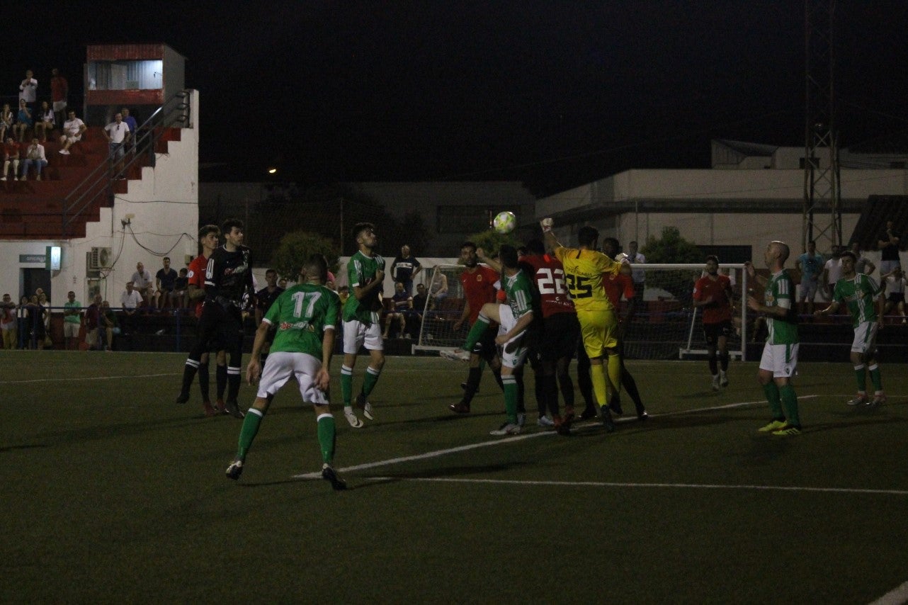 Algunas imágenes del encuentro de la segunda jornada de Tercera División disputado en el Emilio Macarro de Montijo y que terminó 2-1 (01-09-2019)
