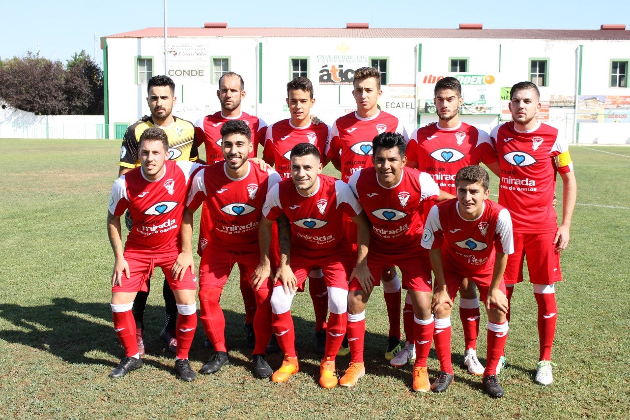 Algunas imágenes del encuentro de la tercera jornada de liga de Tercera División disputado en el Municipal de San Roque y que acabó 2-5 (08-09-2019)