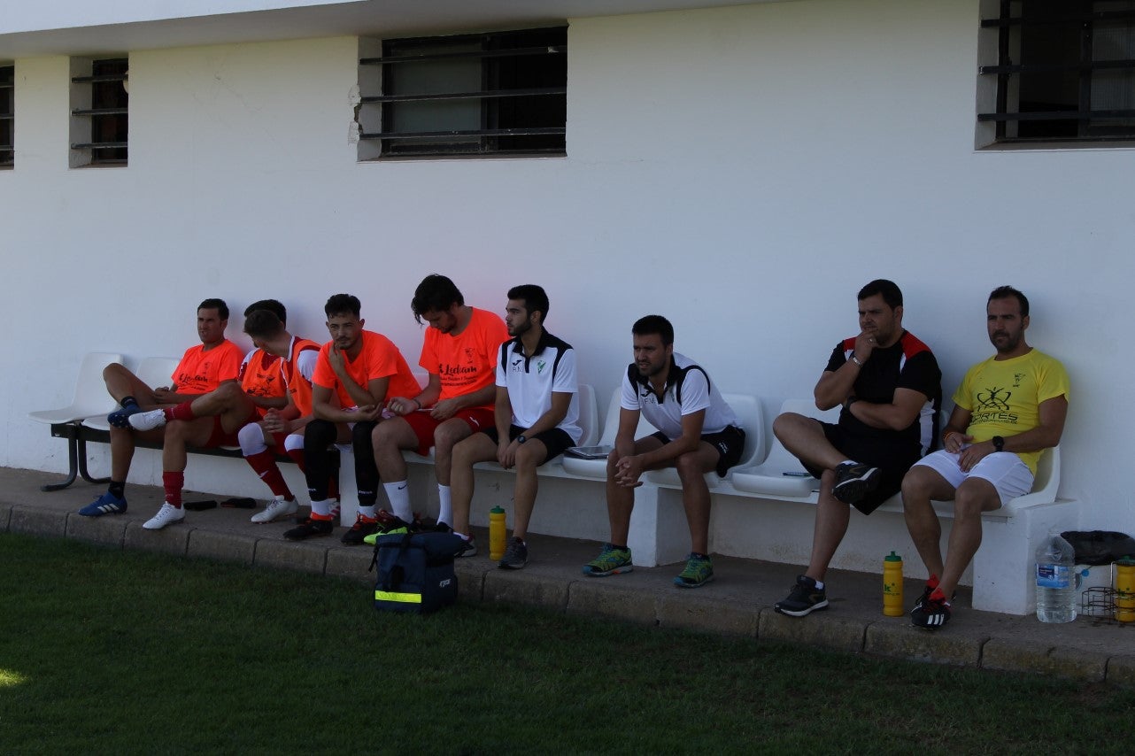 Algunas imágenes del encuentro de la tercera jornada de liga de Tercera División disputado en el Municipal de San Roque y que acabó 2-5 (08-09-2019)