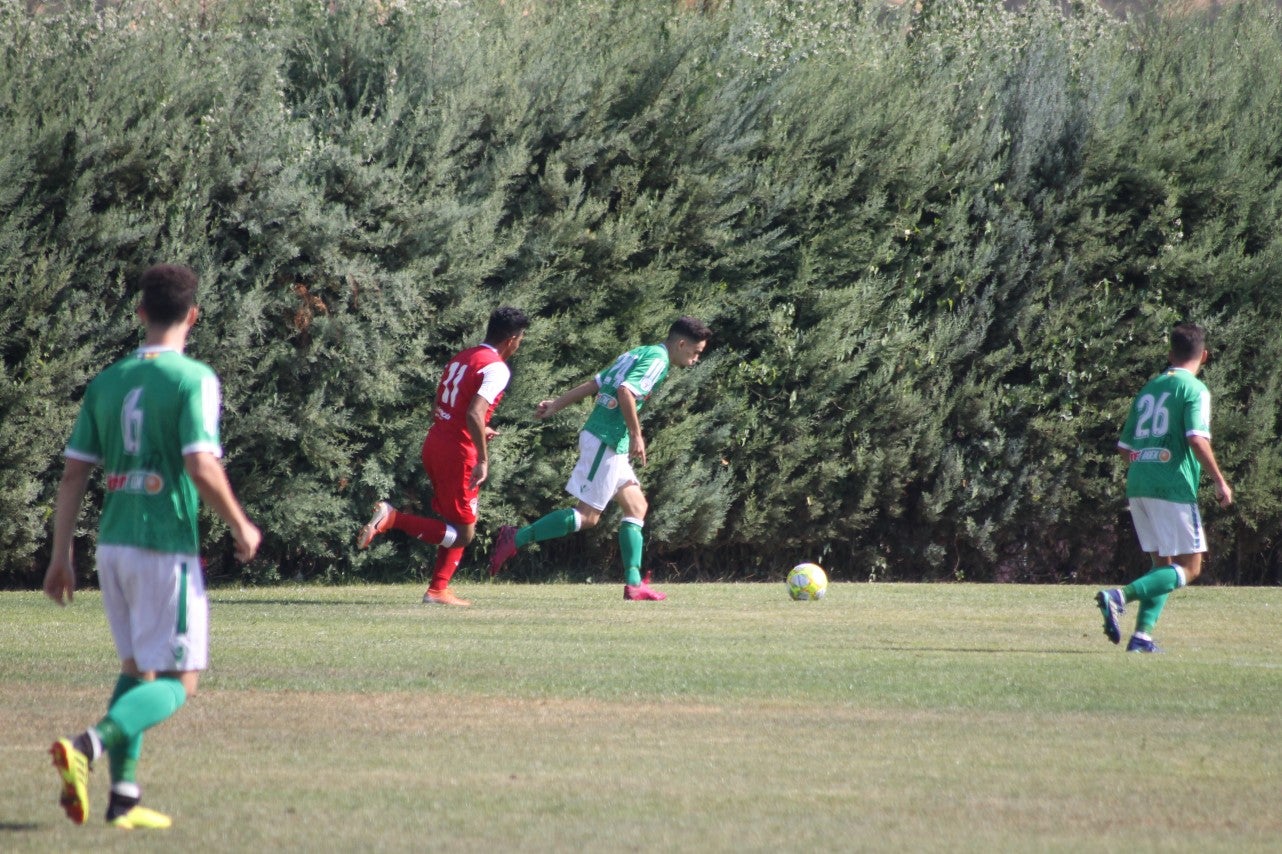 Algunas imágenes del encuentro de la tercera jornada de liga de Tercera División disputado en el Municipal de San Roque y que acabó 2-5 (08-09-2019)