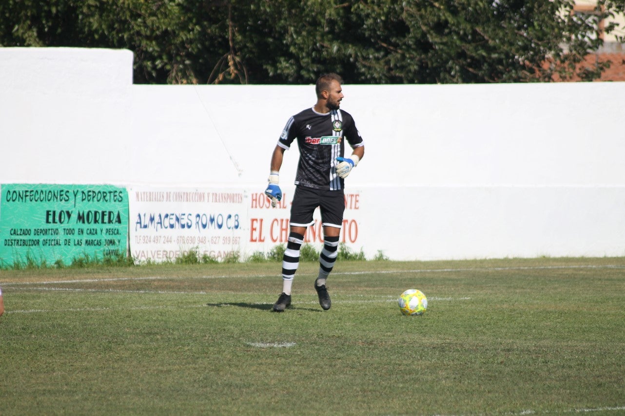 Algunas imágenes del encuentro de la tercera jornada de liga de Tercera División disputado en el Municipal de San Roque y que acabó 2-5 (08-09-2019)