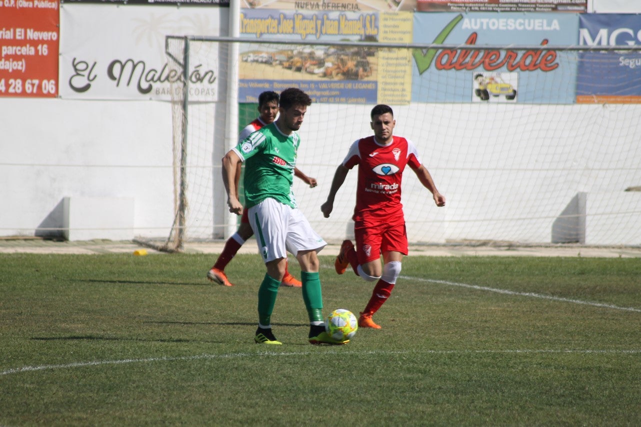 Algunas imágenes del encuentro de la tercera jornada de liga de Tercera División disputado en el Municipal de San Roque y que acabó 2-5 (08-09-2019)