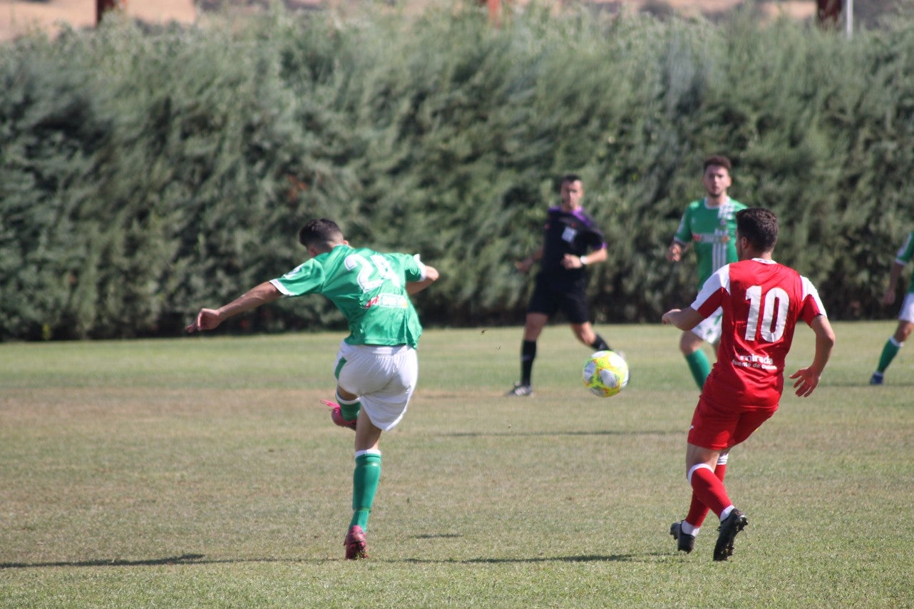 Algunas imágenes del encuentro de la tercera jornada de liga de Tercera División disputado en el Municipal de San Roque y que acabó 2-5 (08-09-2019)