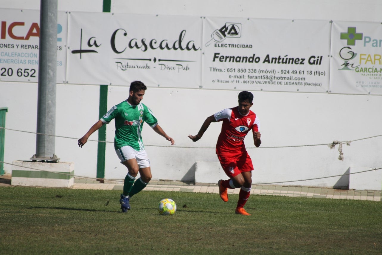 Algunas imágenes del encuentro de la tercera jornada de liga de Tercera División disputado en el Municipal de San Roque y que acabó 2-5 (08-09-2019)