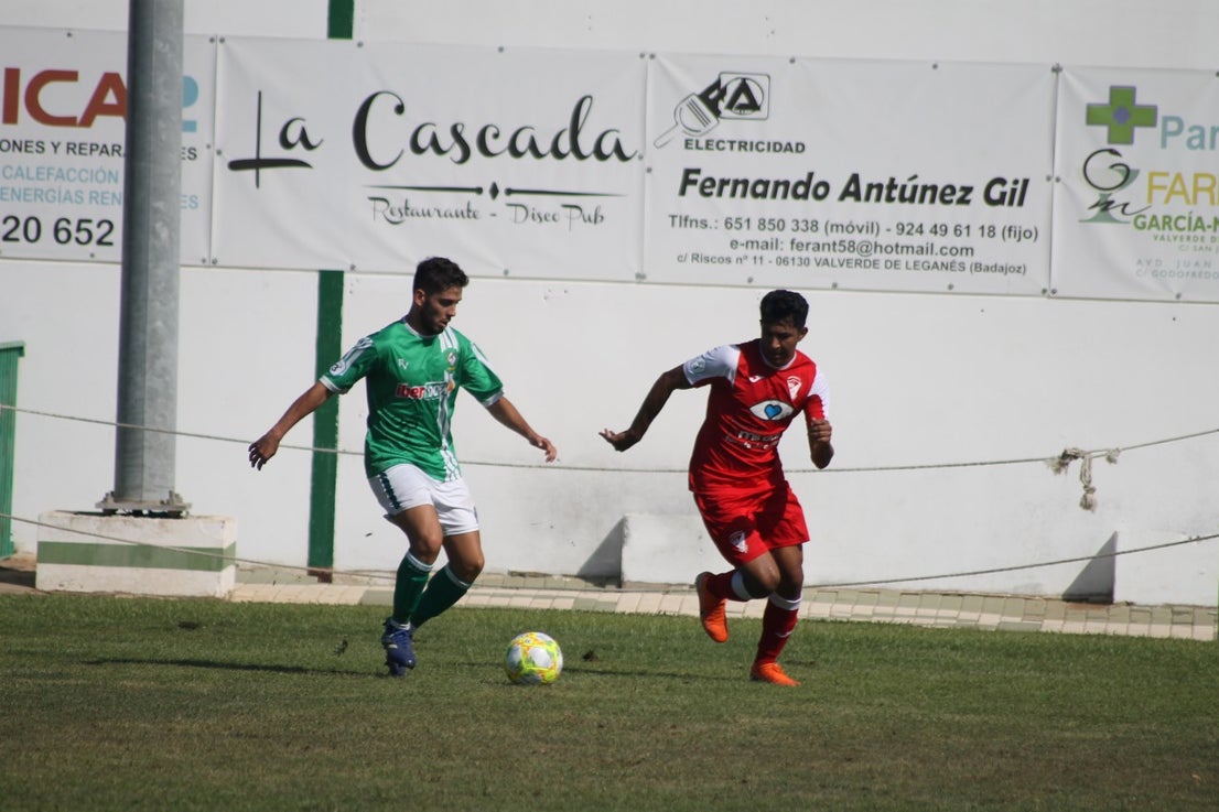 Algunas imágenes del encuentro de la tercera jornada de liga de Tercera División disputado en el Municipal de San Roque y que acabó 2-5 (08-09-2019)