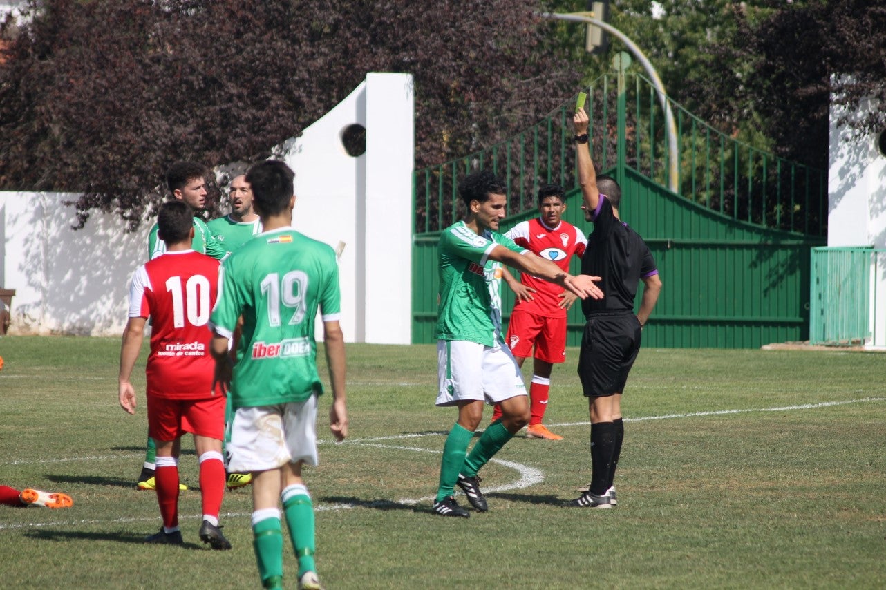 Algunas imágenes del encuentro de la tercera jornada de liga de Tercera División disputado en el Municipal de San Roque y que acabó 2-5 (08-09-2019)