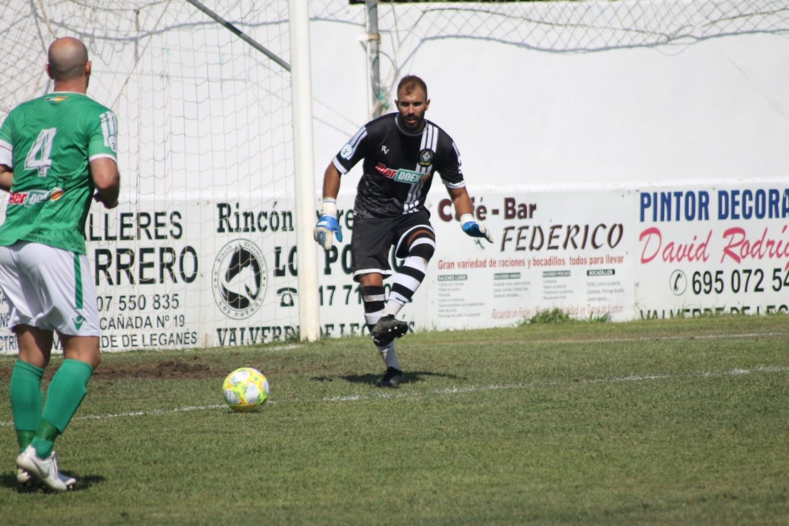 Algunas imágenes del encuentro de la tercera jornada de liga de Tercera División disputado en el Municipal de San Roque y que acabó 2-5 (08-09-2019)