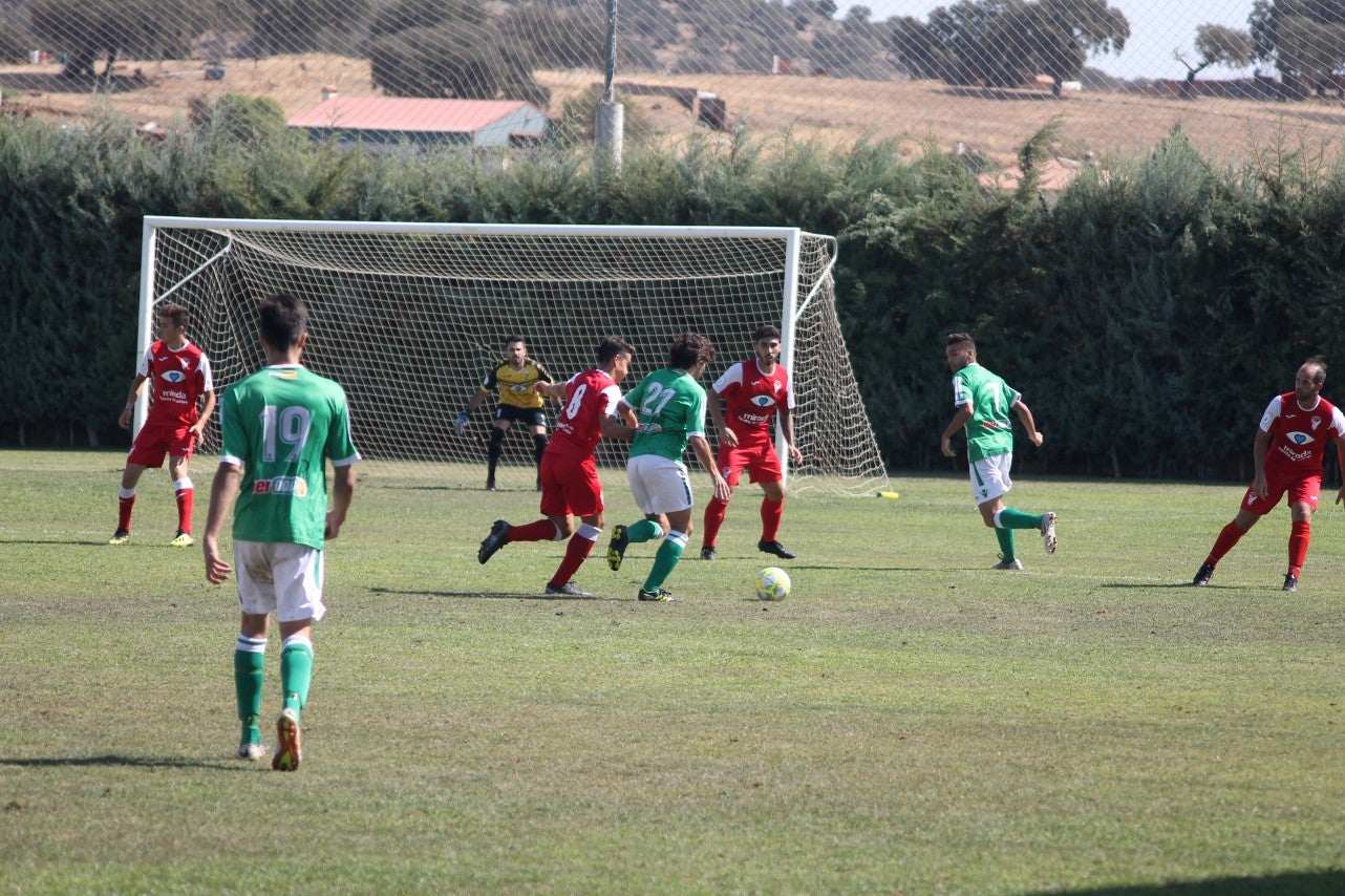 Algunas imágenes del encuentro de la tercera jornada de liga de Tercera División disputado en el Municipal de San Roque y que acabó 2-5 (08-09-2019)