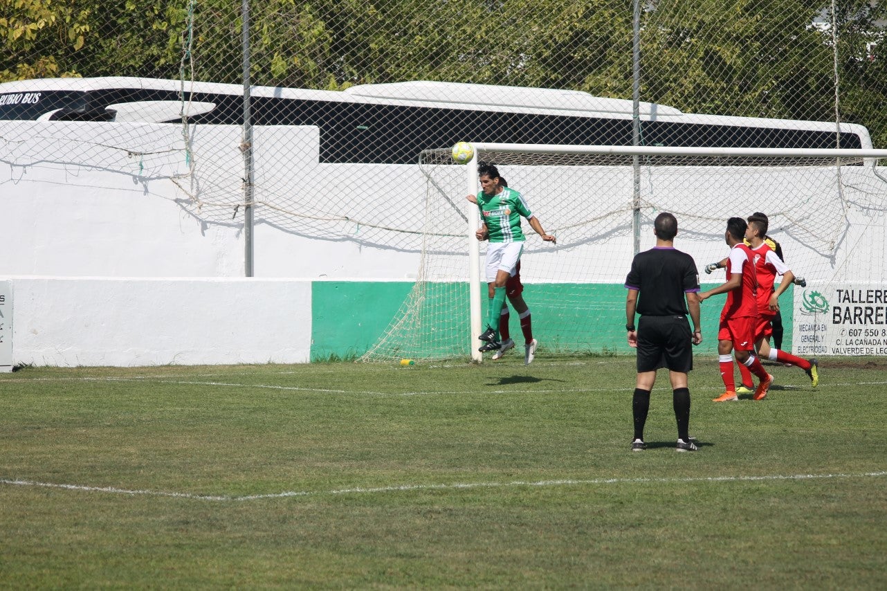 Algunas imágenes del encuentro de la tercera jornada de liga de Tercera División disputado en el Municipal de San Roque y que acabó 2-5 (08-09-2019)