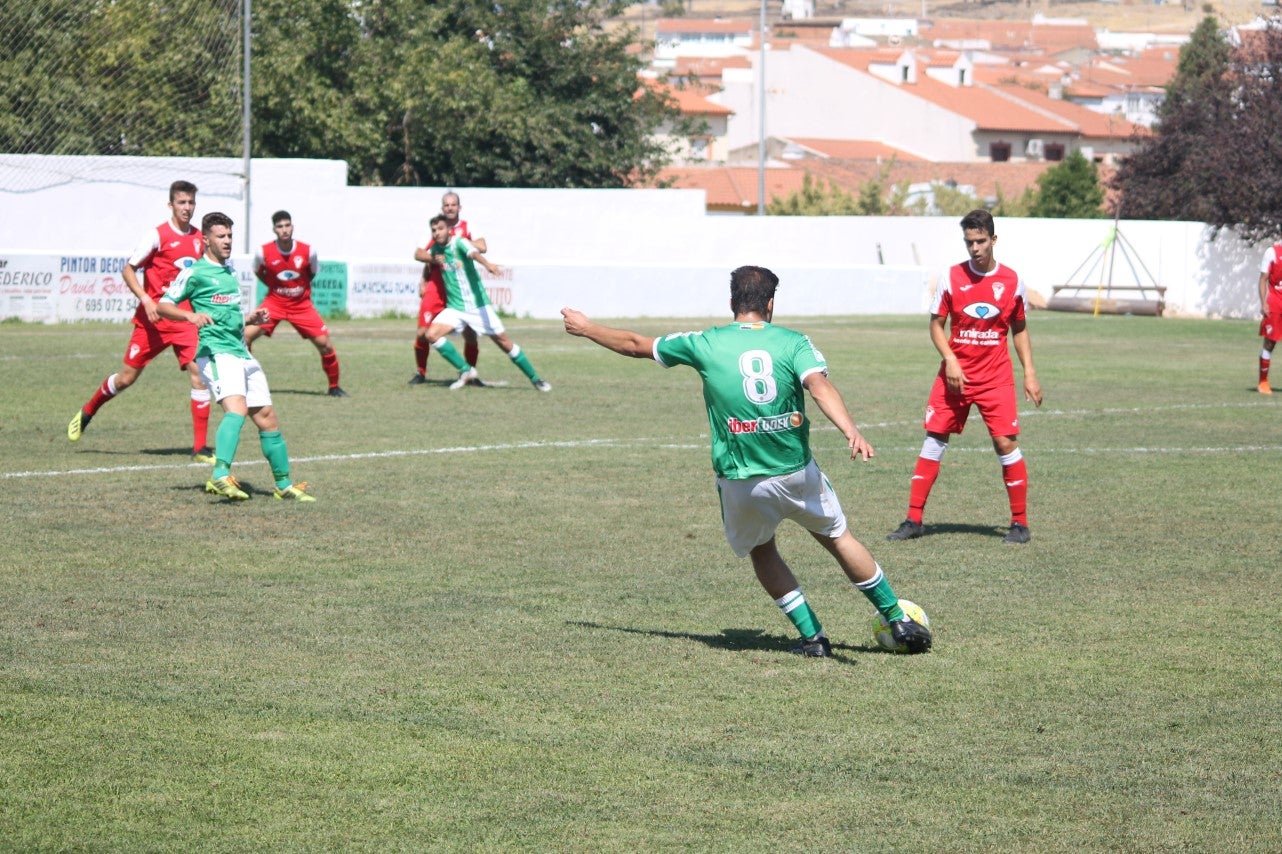 Algunas imágenes del encuentro de la tercera jornada de liga de Tercera División disputado en el Municipal de San Roque y que acabó 2-5 (08-09-2019)