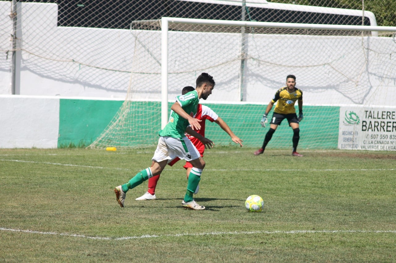 Algunas imágenes del encuentro de la tercera jornada de liga de Tercera División disputado en el Municipal de San Roque y que acabó 2-5 (08-09-2019)