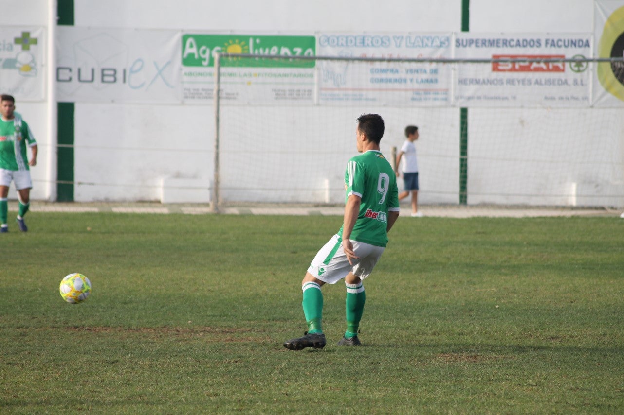 Algunas imágenes del encuentro de la quinta jornada de liga de Tercera División disputado en el Municipal de San Roque y que acabó en empate a cero. (22-09-2019)