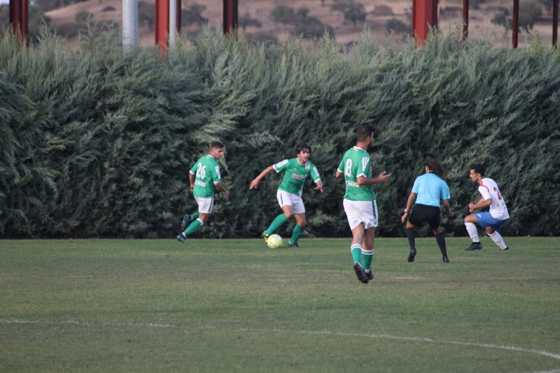 Algunas imágenes del encuentro de la quinta jornada de liga de Tercera División disputado en el Municipal de San Roque y que acabó en empate a cero. (22-09-2019)