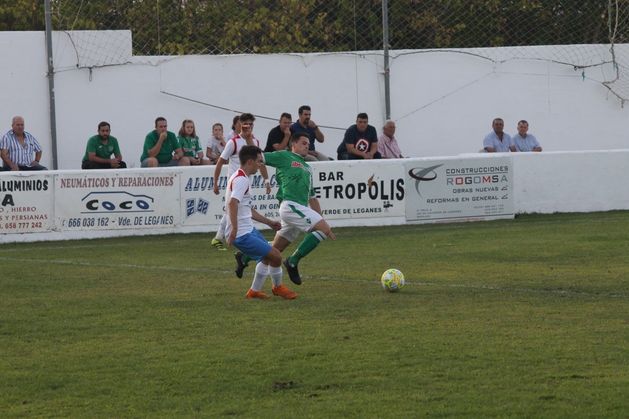 Algunas imágenes del encuentro de la quinta jornada de liga de Tercera División disputado en el Municipal de San Roque y que acabó en empate a cero. (22-09-2019)