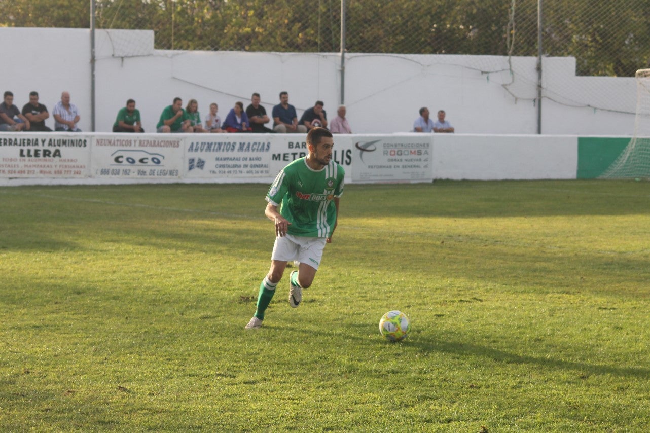 Algunas imágenes del encuentro de la quinta jornada de liga de Tercera División disputado en el Municipal de San Roque y que acabó en empate a cero. (22-09-2019)