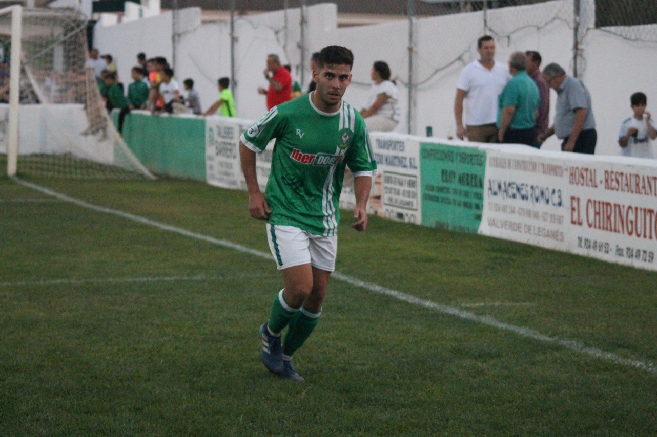 Algunas imágenes del encuentro de la quinta jornada de liga de Tercera División disputado en el Municipal de San Roque y que acabó en empate a cero. (22-09-2019)