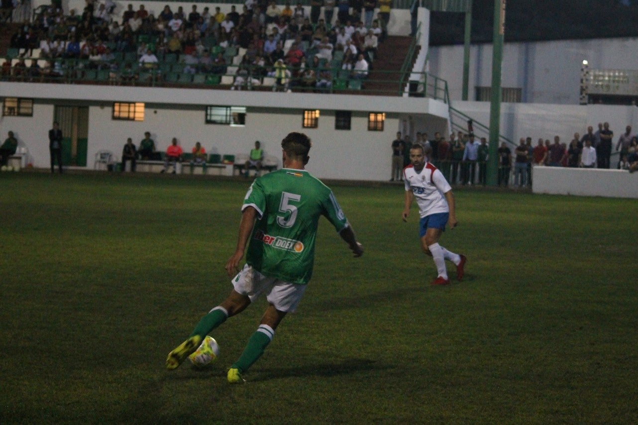 Algunas imágenes del encuentro de la quinta jornada de liga de Tercera División disputado en el Municipal de San Roque y que acabó en empate a cero. (22-09-2019)