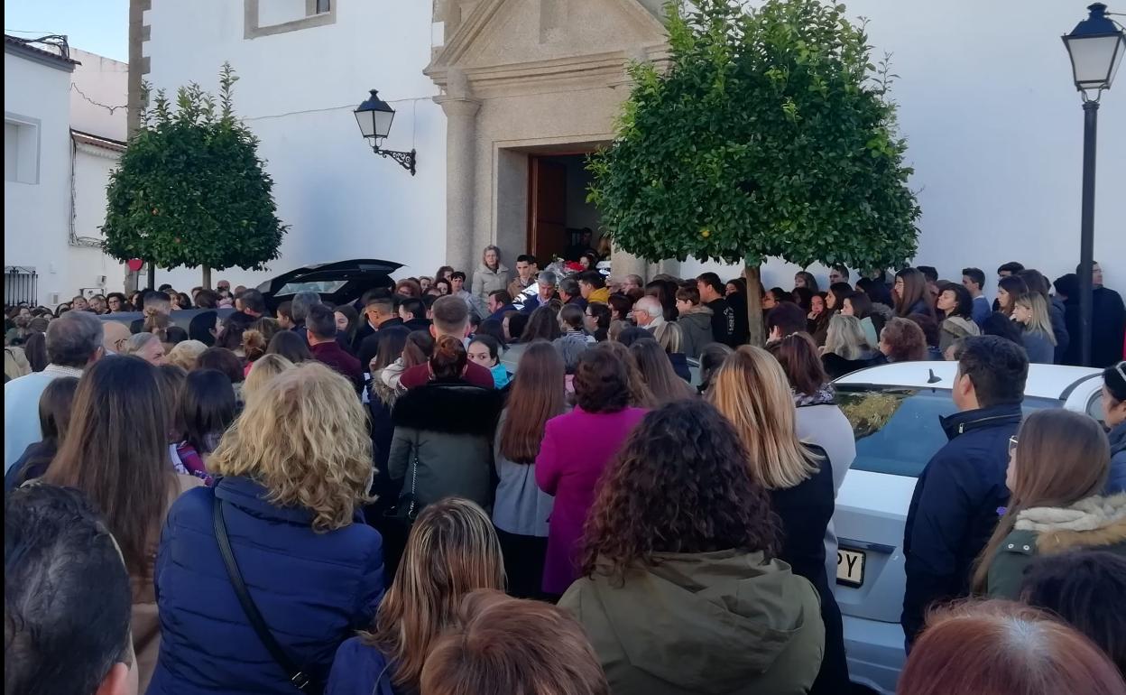 Los valverdeños despiden al joven Rubén