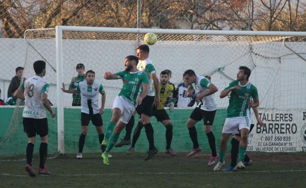 Imagen. Ocasión más clara para el Racing que se estrelló en el poste